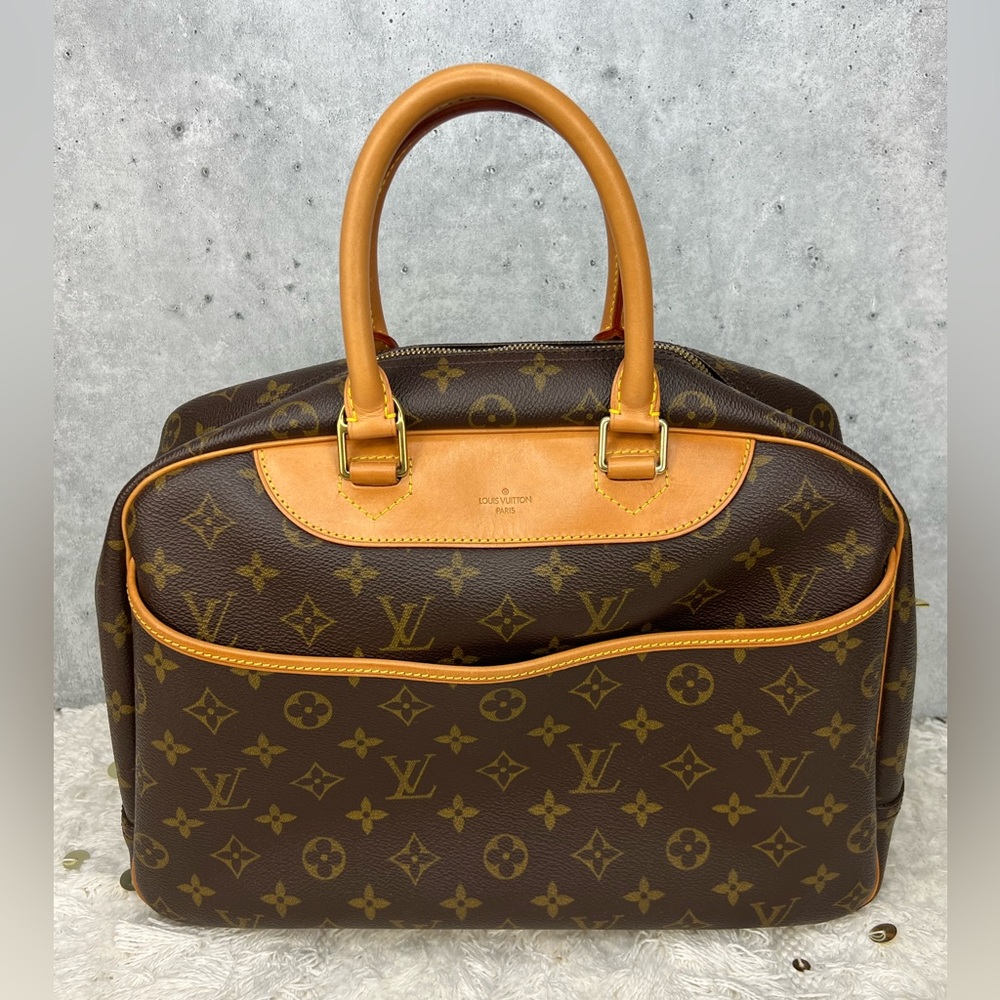 🌵Authentic Louis Vuitton Deauville bag Monogram🌵